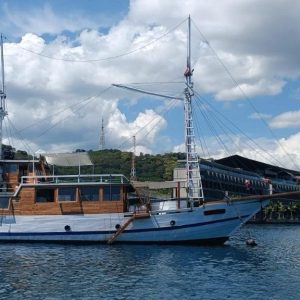 Labuan Bajo 1-10 orang